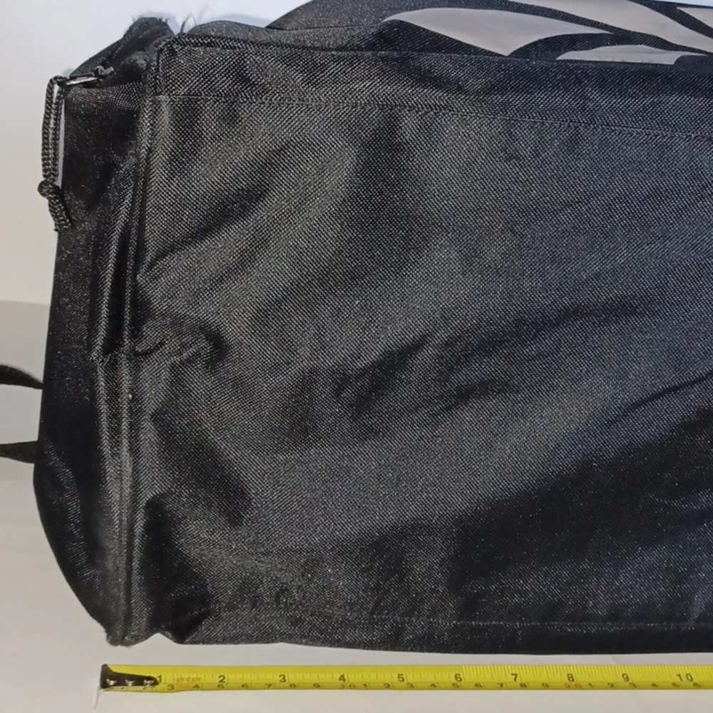 Reebok duffel bag black and gray gym bag 19